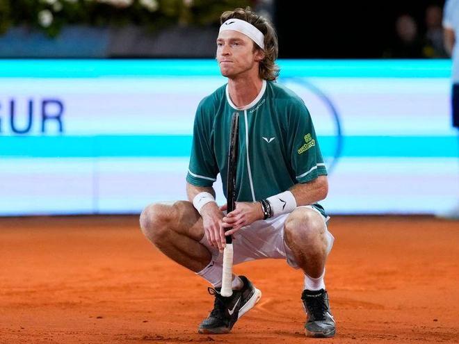 也在试图进 也在试图进