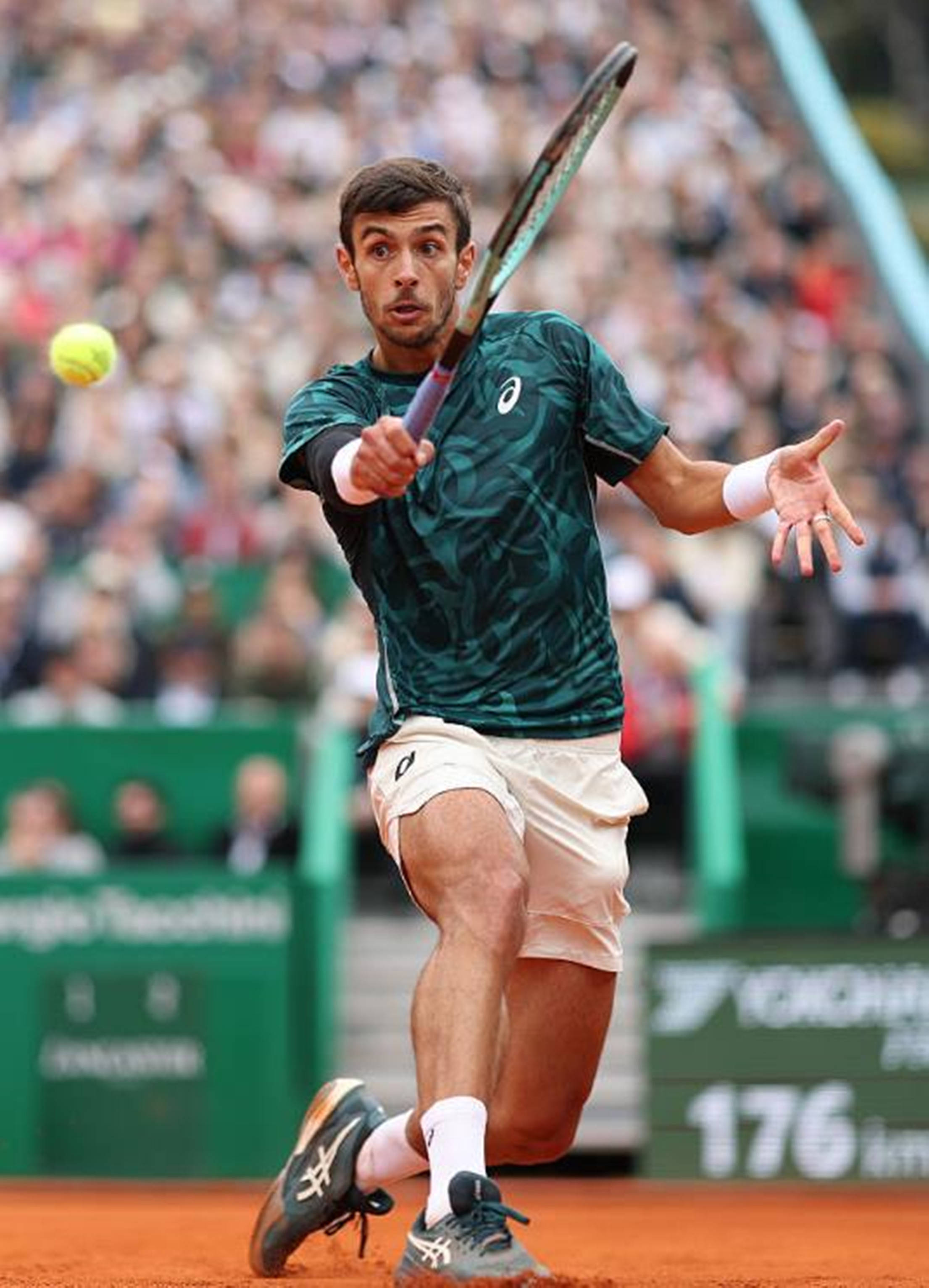 保持克制 保持克制